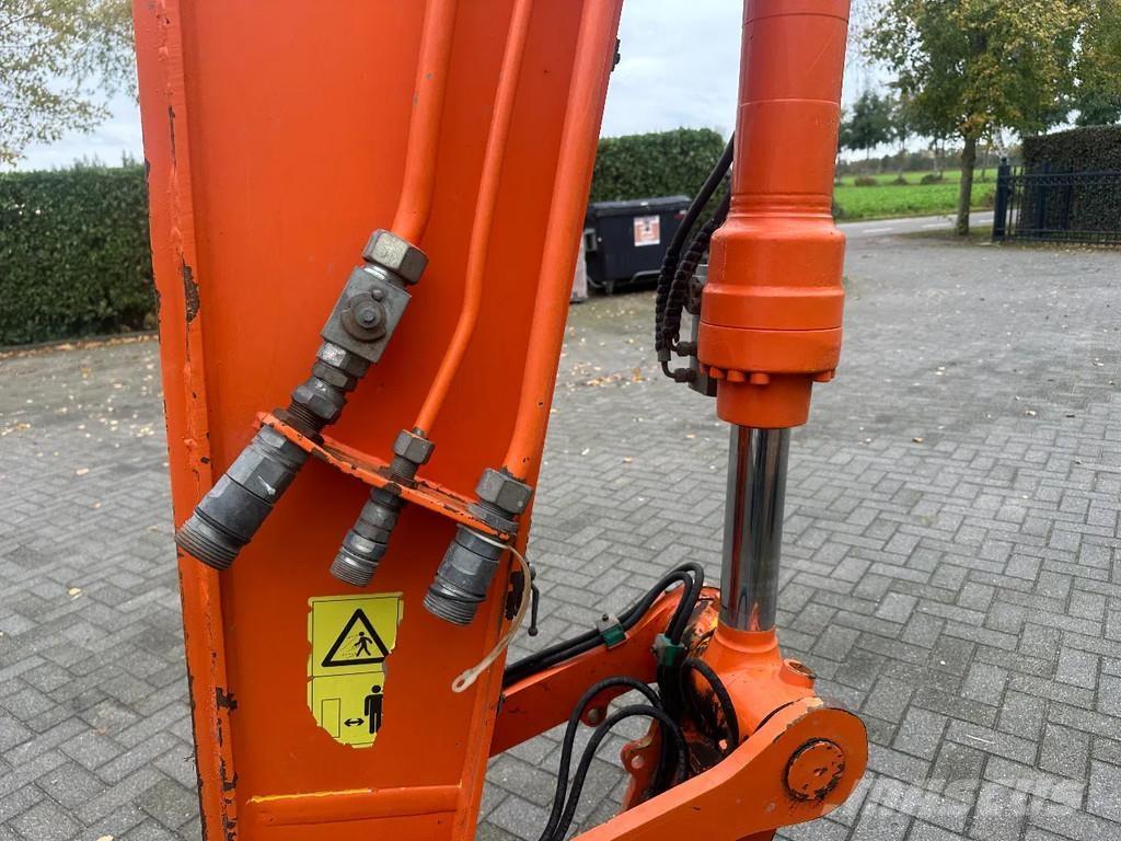 JCB JS145W Kolová rýpadla