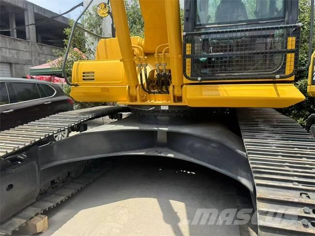 Komatsu PC 220 Pásová rýpadla