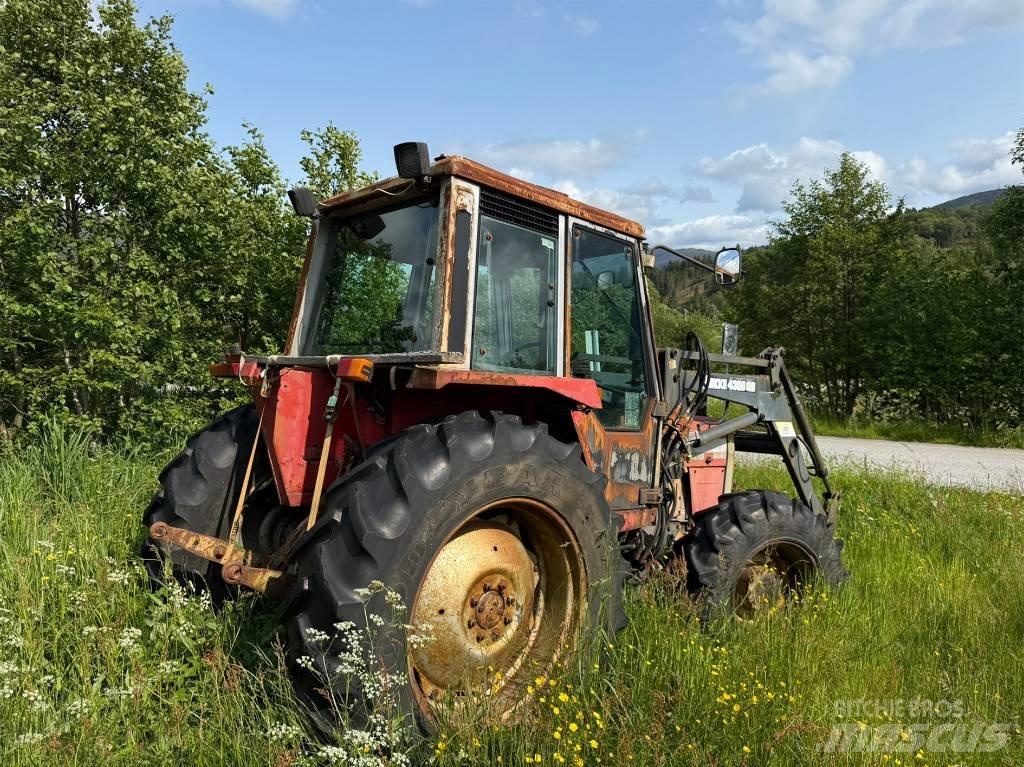 Massey Ferguson 675 Traktory