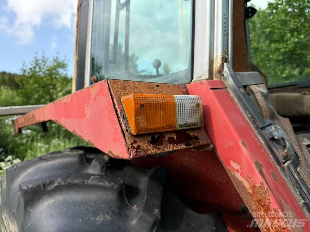 Massey Ferguson 675 Traktory