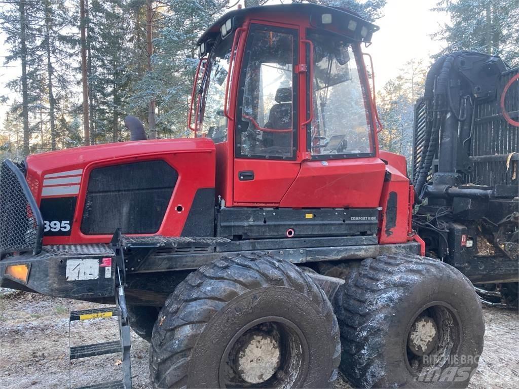 Komatsu 895 Vyvážecí traktory