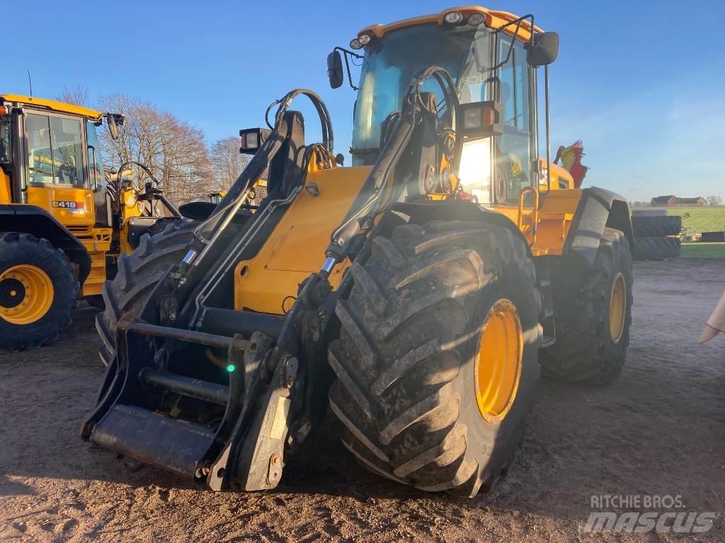 JCB 426E AGRI Kolové nakladače