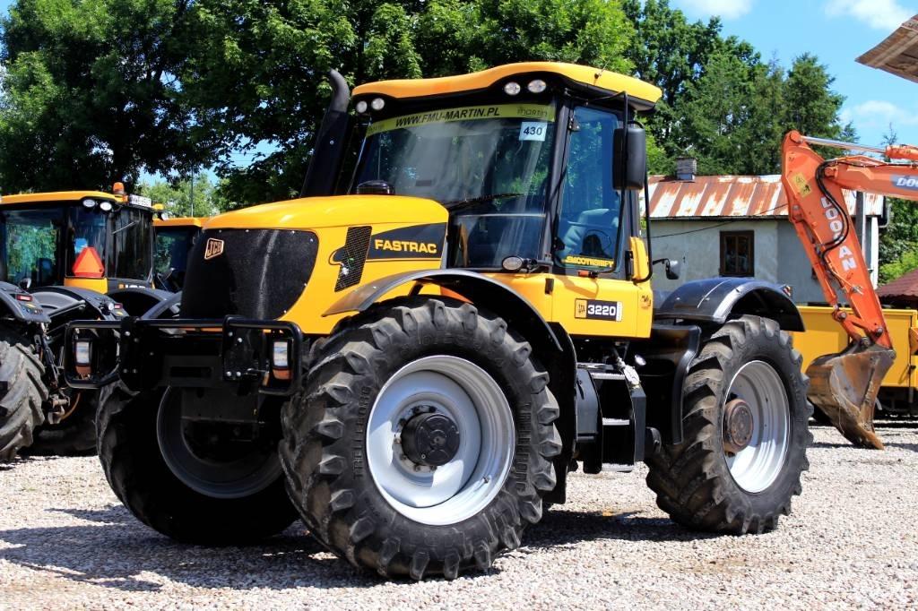 JCB Fastrac 3220-65 Traktory