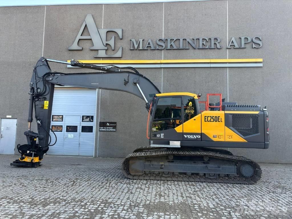 Volvo EC 250 EL Pásová rýpadla