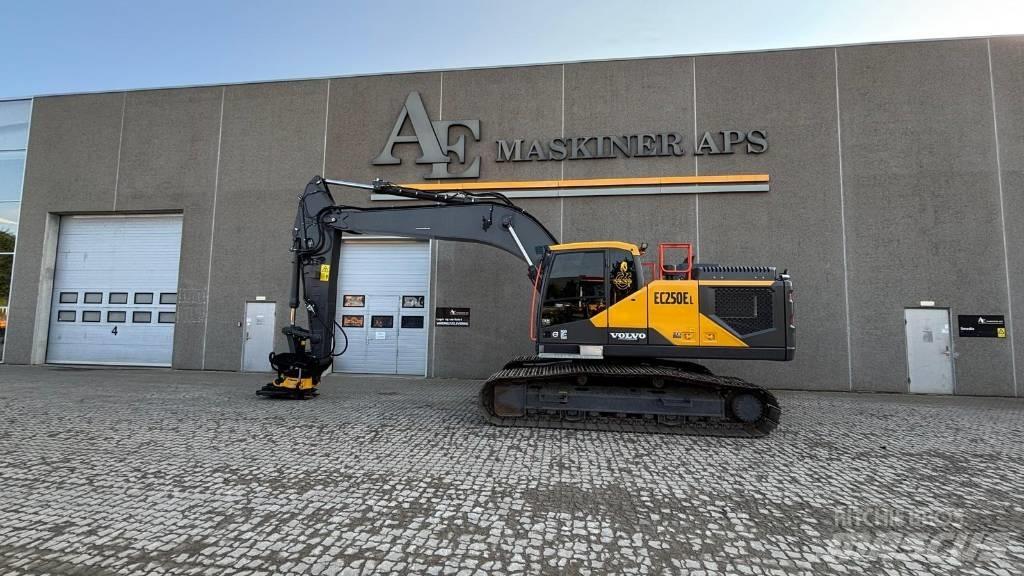 Volvo EC 250 EL Pásová rýpadla