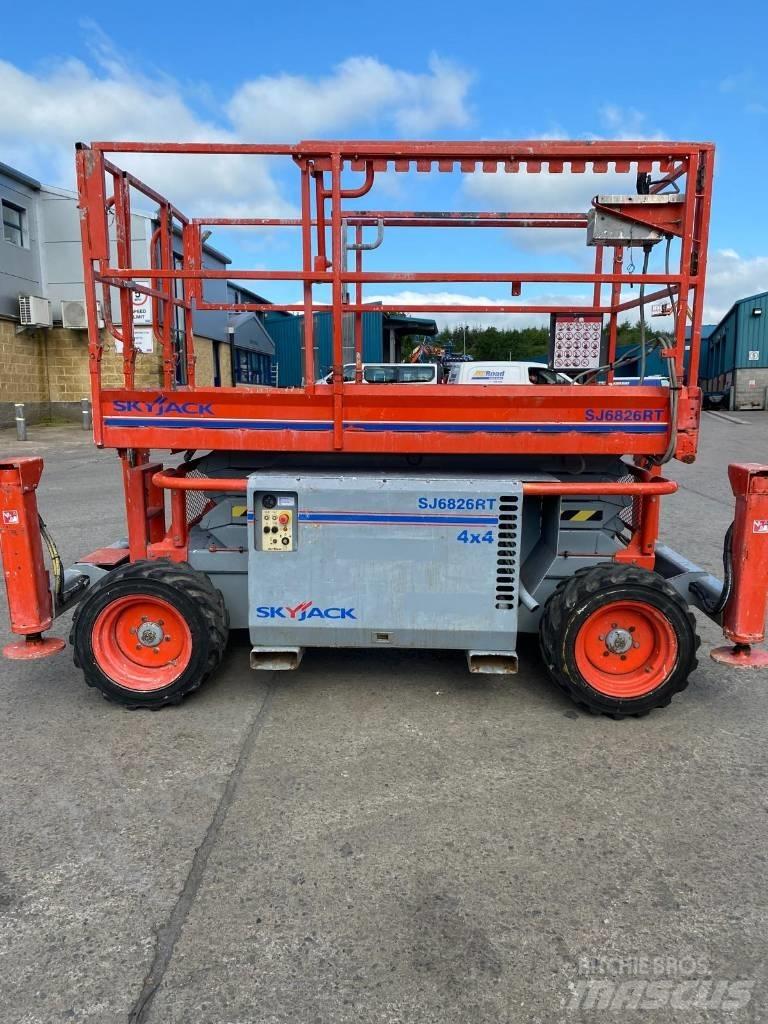 SkyJack SJ 6826 RT Nůžková zvedací plošina