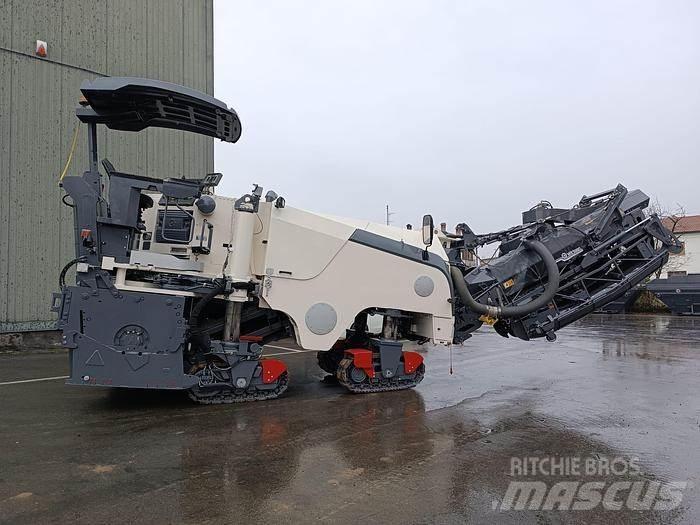Wirtgen W100 Fi Stroje na výrobu betonových prefabrikátů