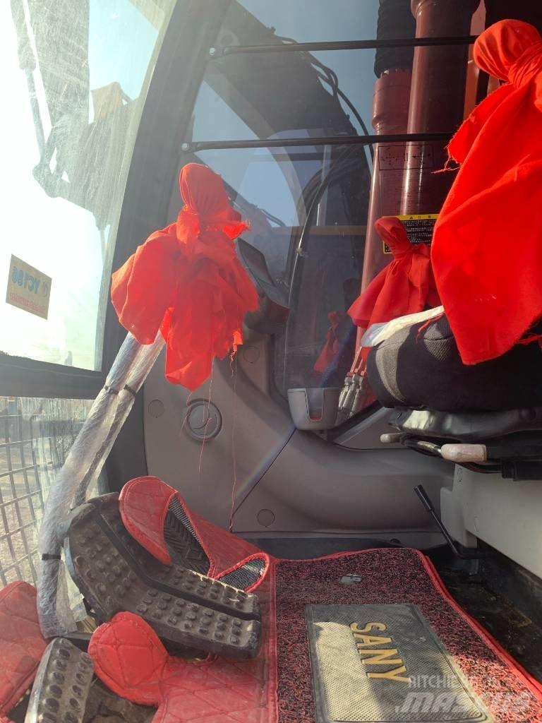Hitachi ZX 200 Pásová rýpadla
