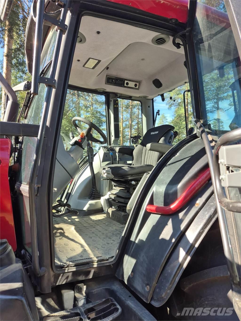 Valtra N91 Traktory