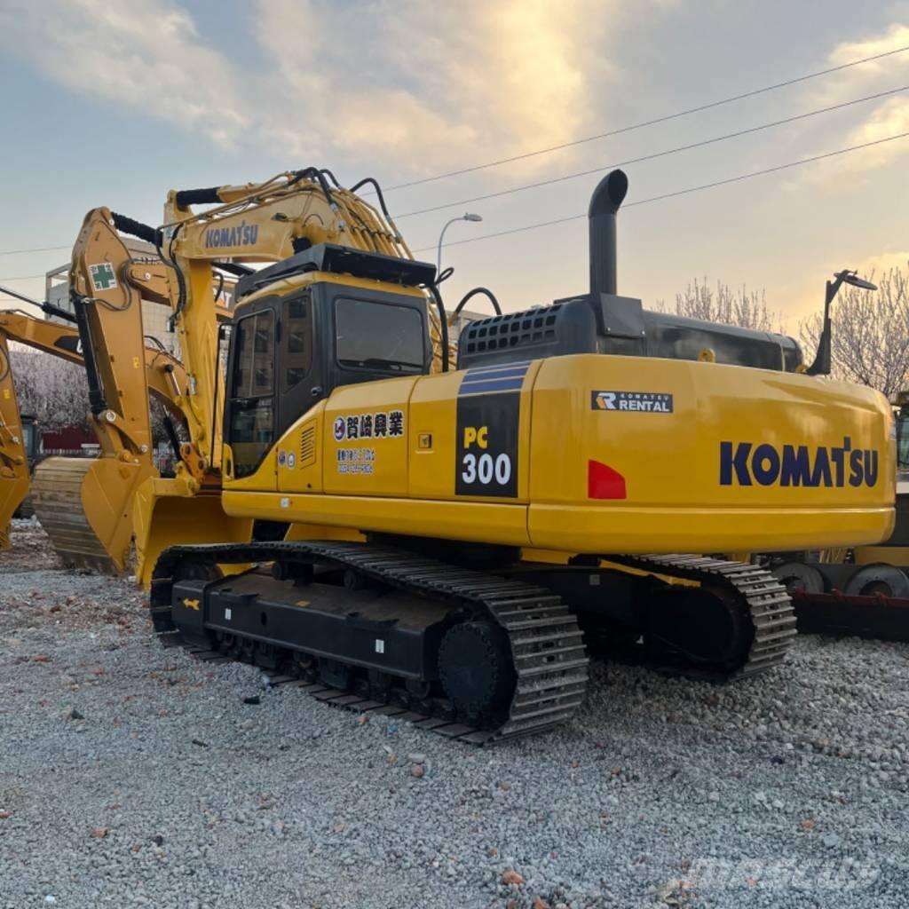 Komatsu PC300 Pásová rýpadla