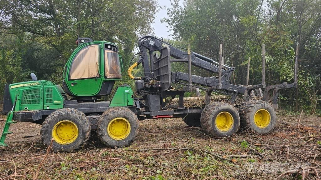 John Deere 1110 E Vyvážecí traktory