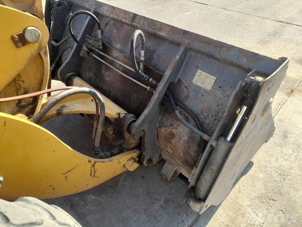 CAT 908 H 2 Kolové nakladače