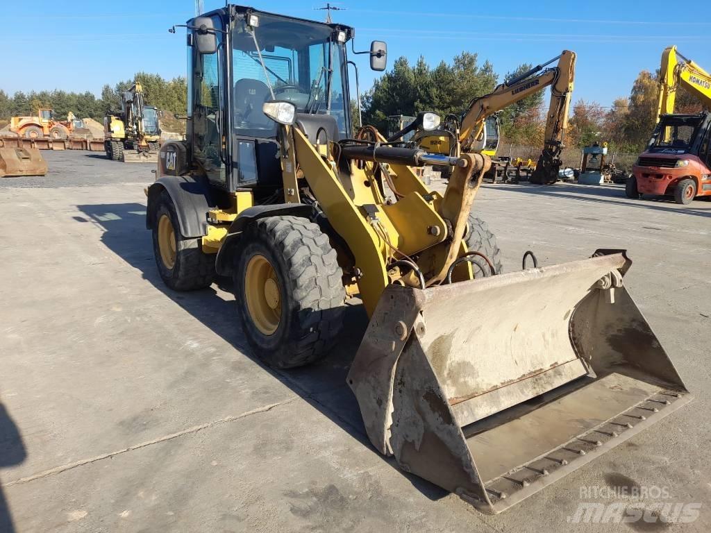 CAT 908 H 2 Kolové nakladače