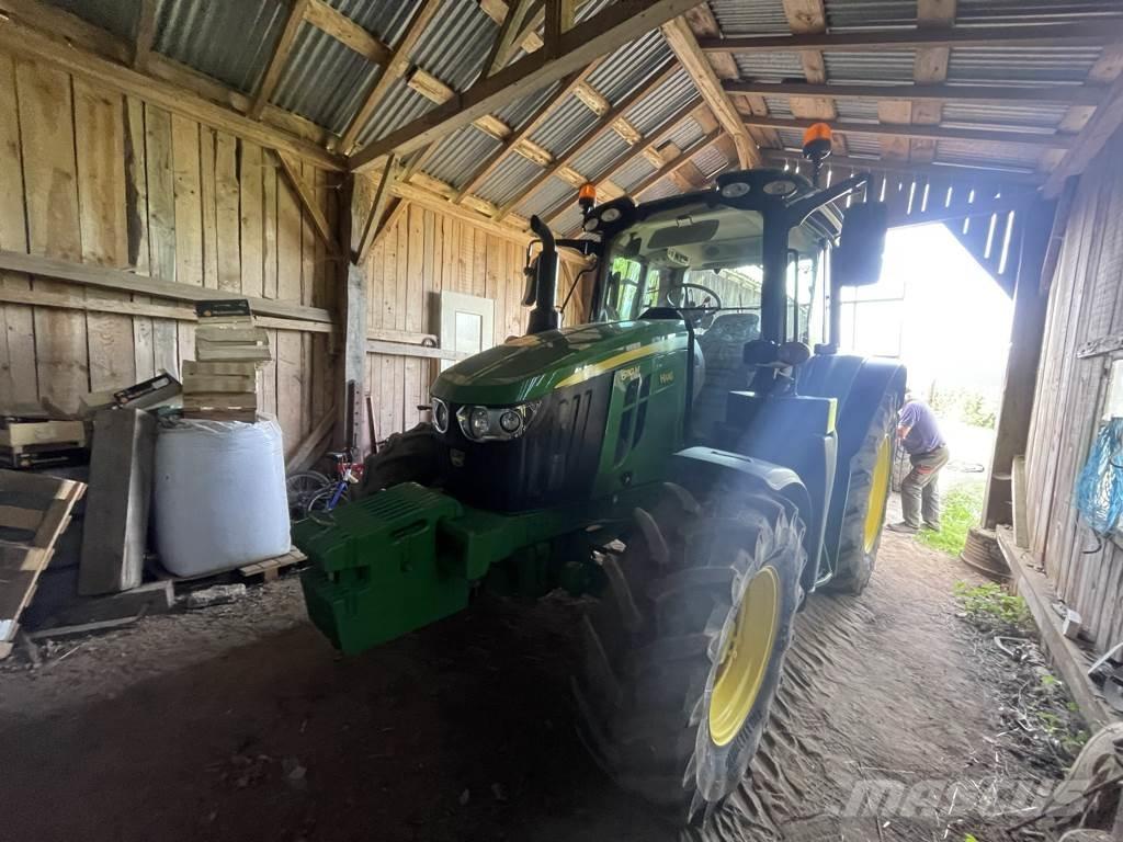 John Deere 6110M Traktory