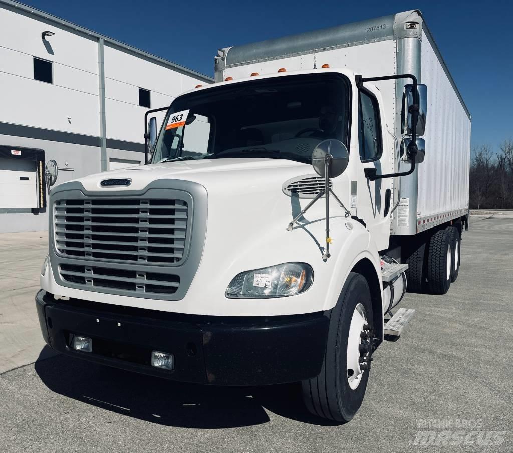 Freightliner M 106 Skříňová nástavba