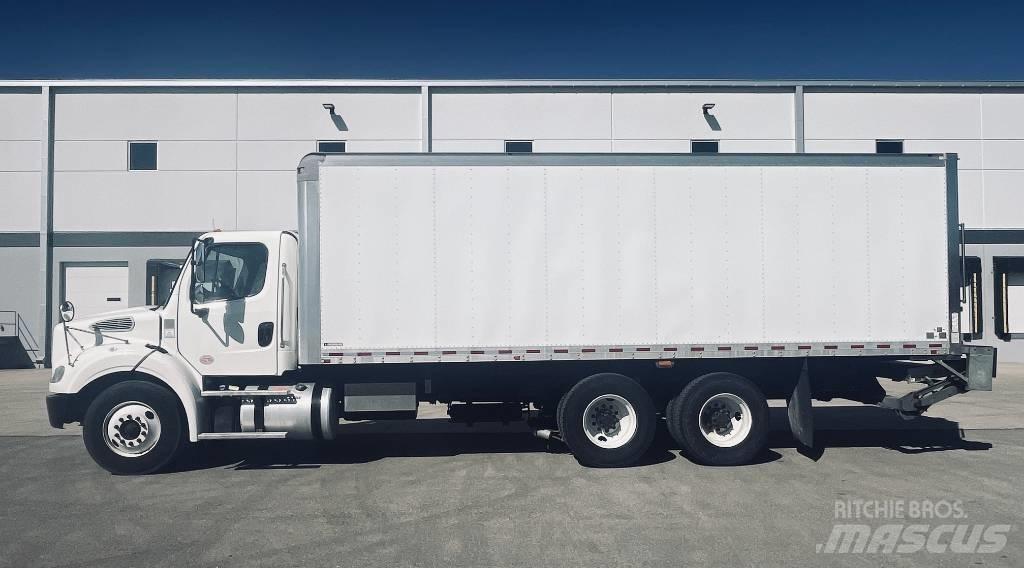 Freightliner M 106 Skříňová nástavba