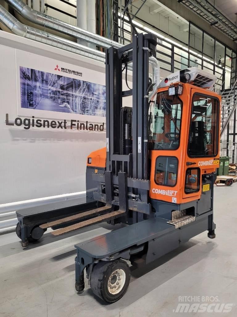 Combilift C 4000 4 cestní vysokozdvižné vozíky