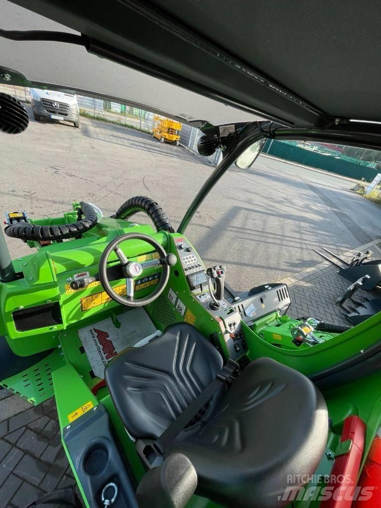 Avant 860 i Kolové nakladače