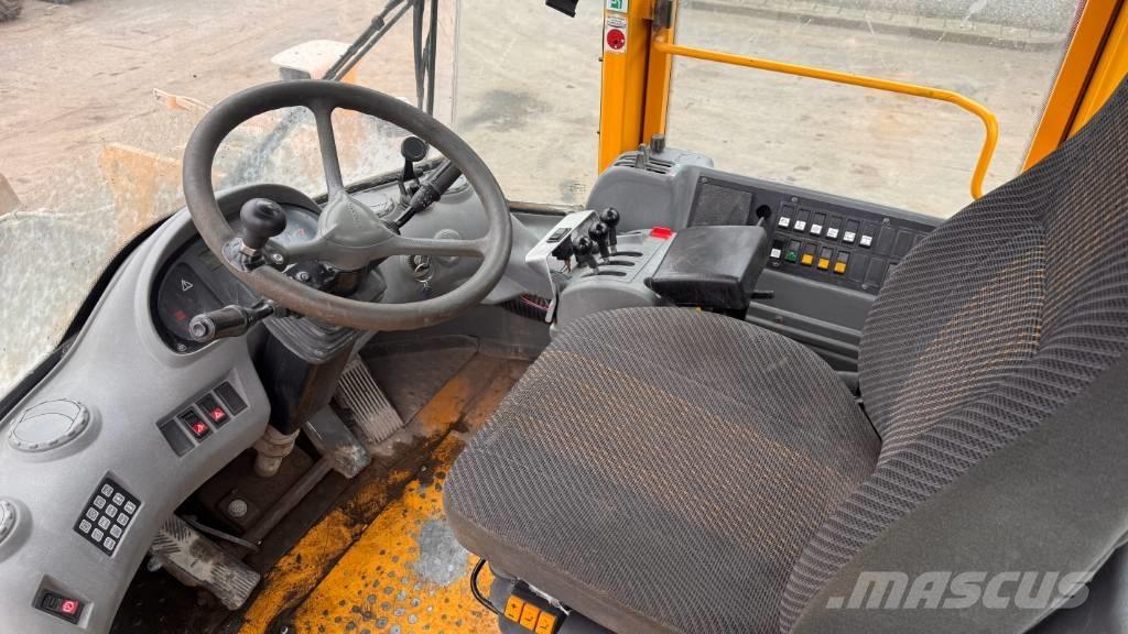 Volvo L 120 E Kolové nakladače