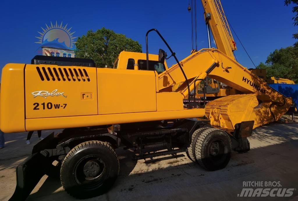 Hyundai R210W-7 Kolová rýpadla
