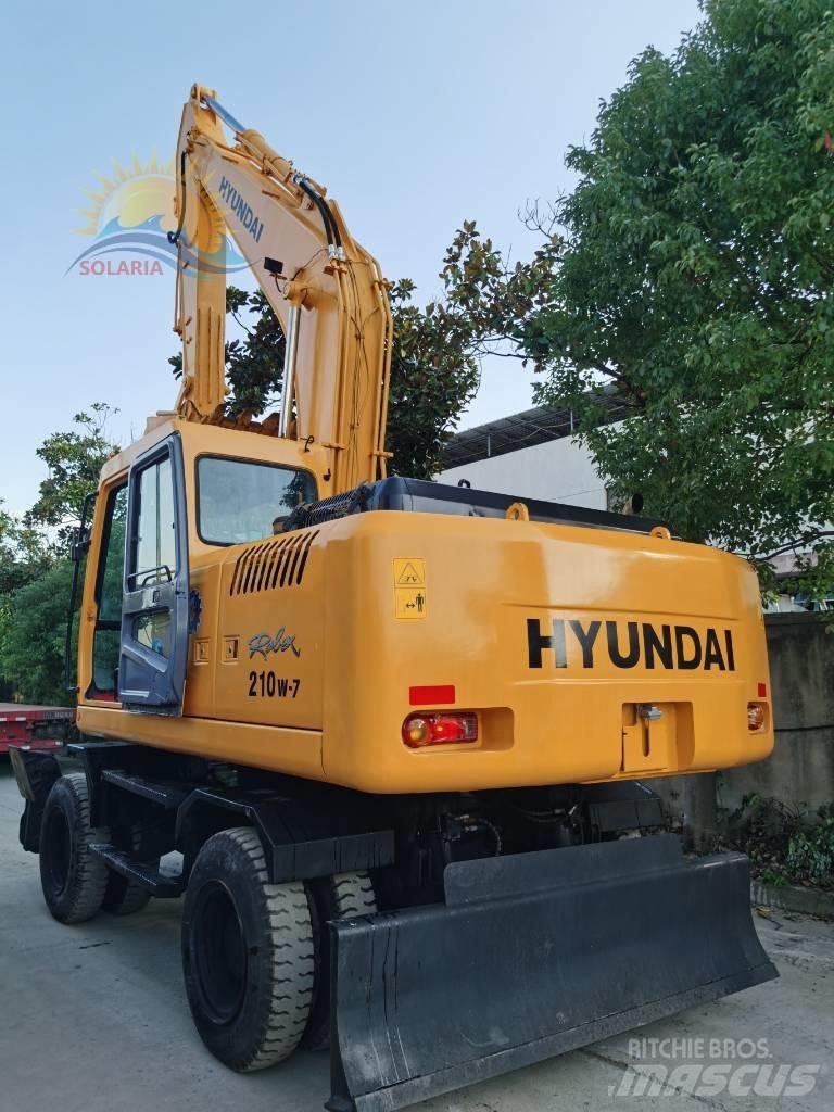 Hyundai R210W-7 Kolová rýpadla