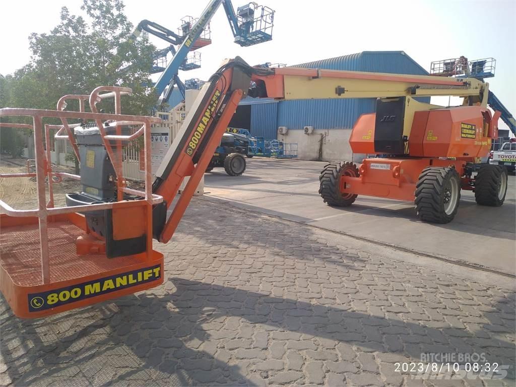 JLG 800AJ Kloubové plošiny