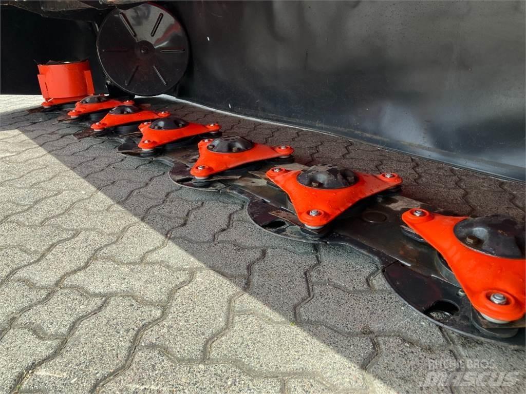 Kubota DM4032 Kondicionér žacího stroje