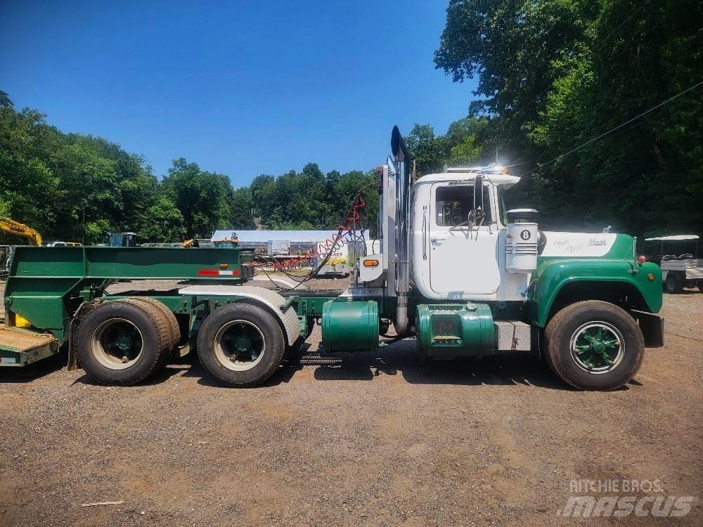 Mack R 688 ST Tahače