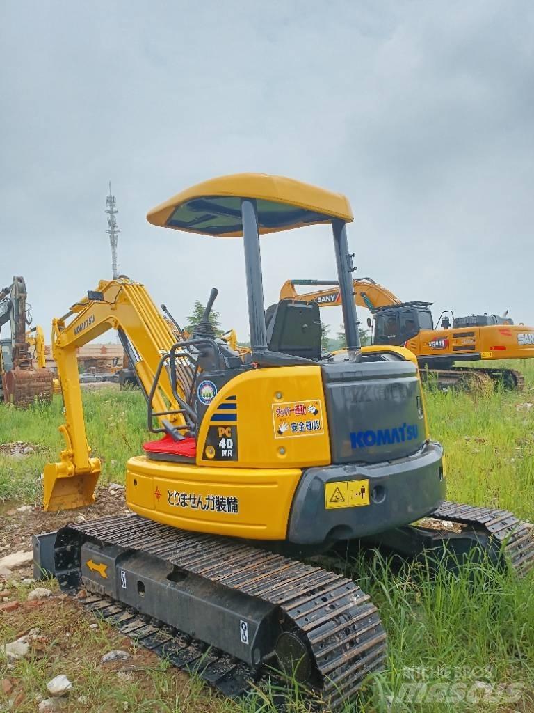 Komatsu PC 40 Pásová rýpadla