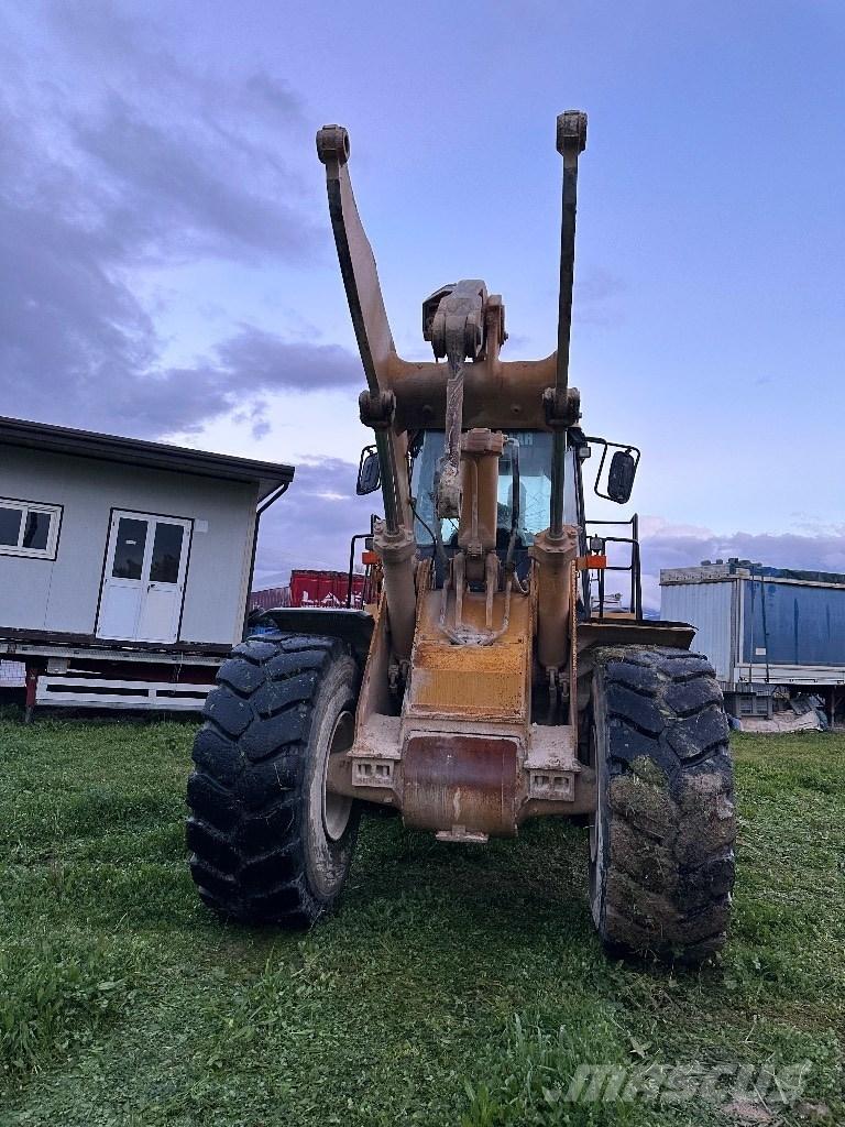 CAT 972 G II Kolové nakladače