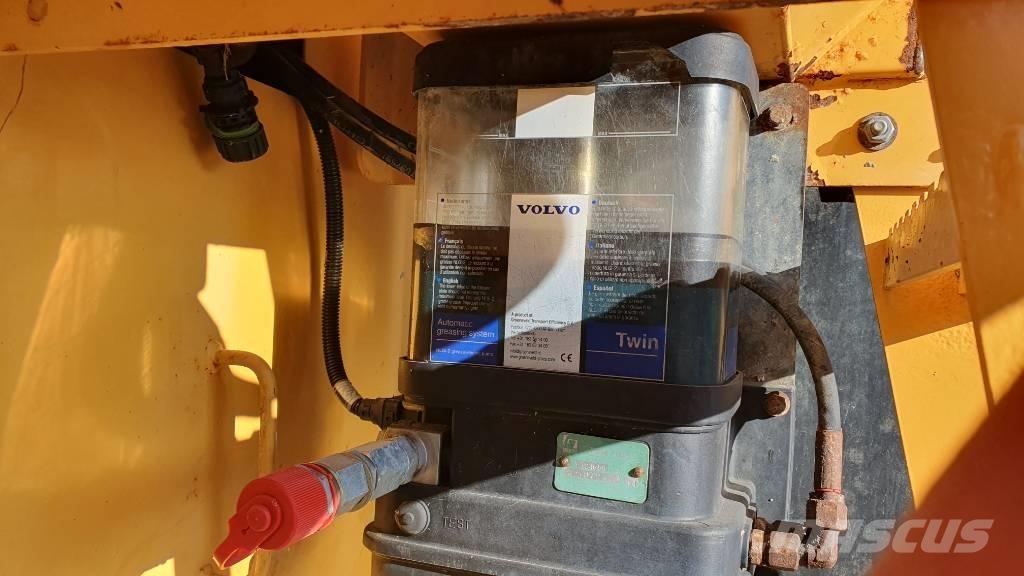 Volvo L 120 G Kolové nakladače