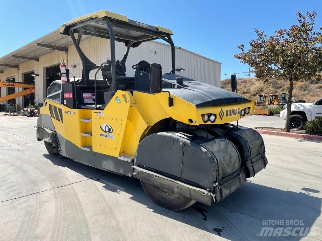 Bomag BW28RH Pneumatikové válce