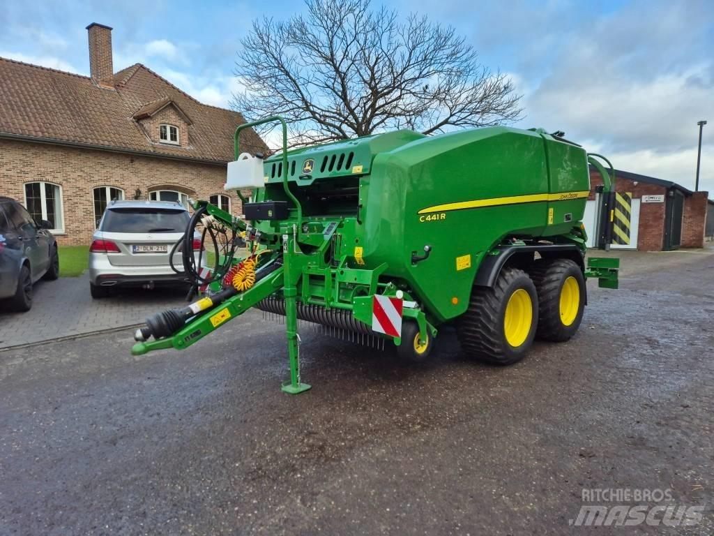John Deere C441R Lis na válcové balíky