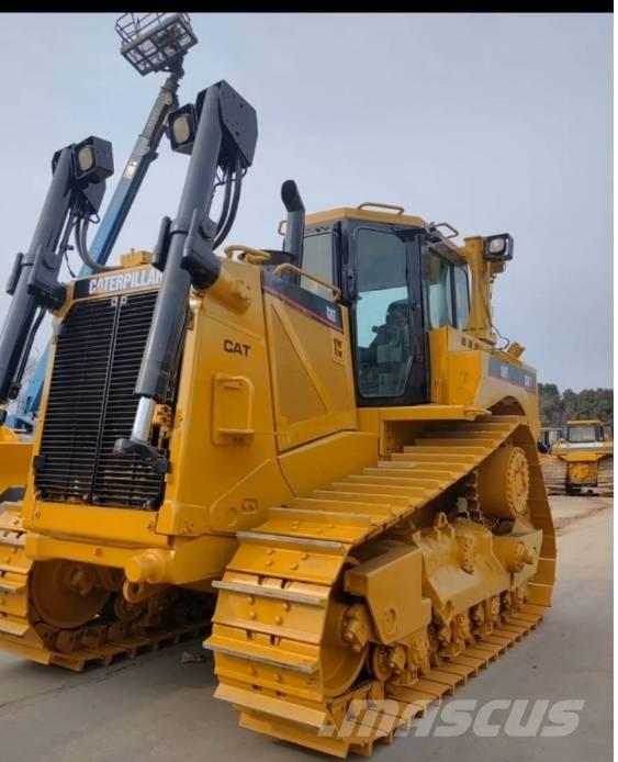 CAT D 8 T Pásové dozery