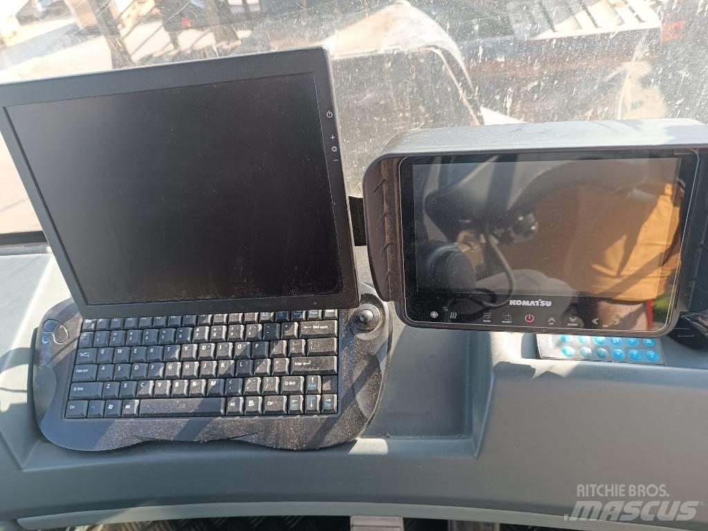 Komatsu KOMATSU 845 Vyvážecí traktory