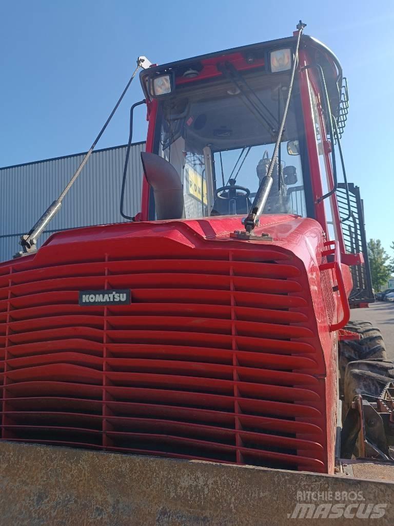 Komatsu KOMATSU 845 Vyvážecí traktory