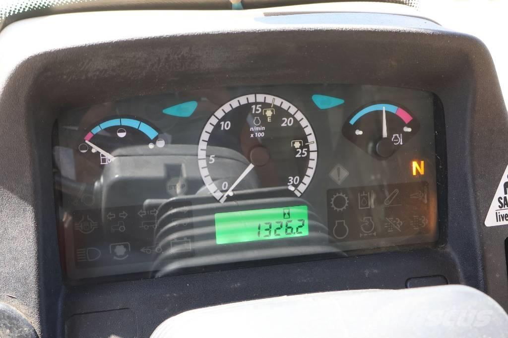 John Deere 5075 E Traktory