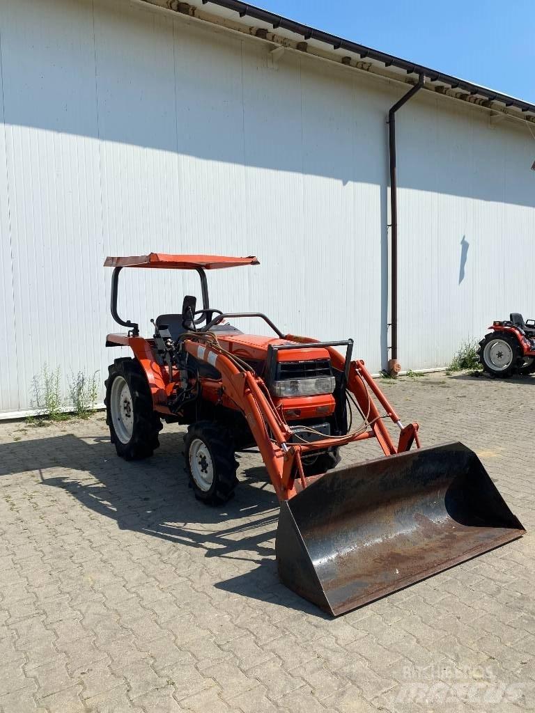 Kubota GL240+tur Kompaktní traktory