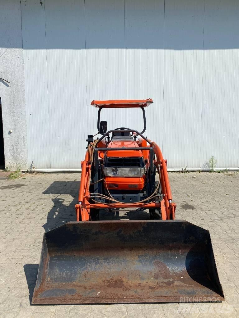 Kubota GL240+tur Kompaktní traktory
