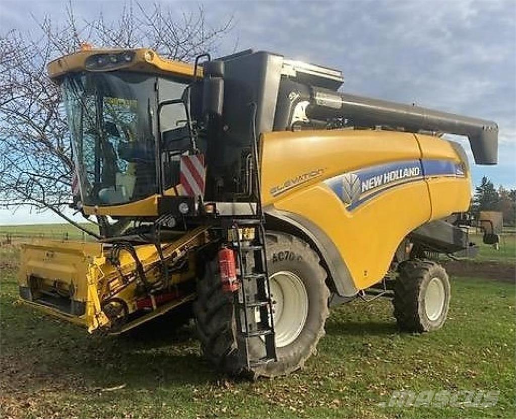 New Holland CX5090 Sklízecí mlátičky