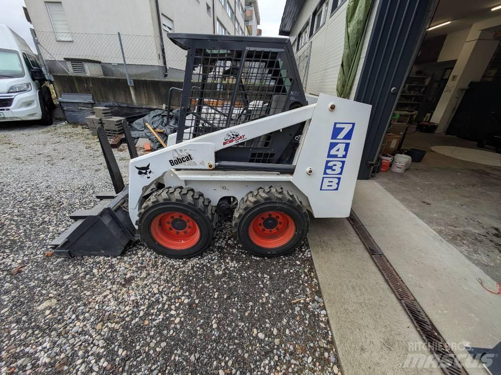 Bobcat 743 B Smykem řízené nakladače