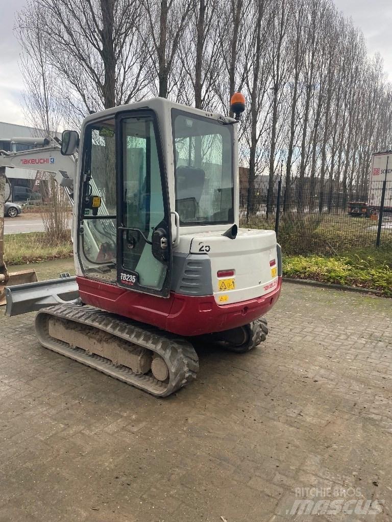 Takeuchi TB 235 Mini rýpadla < 7t