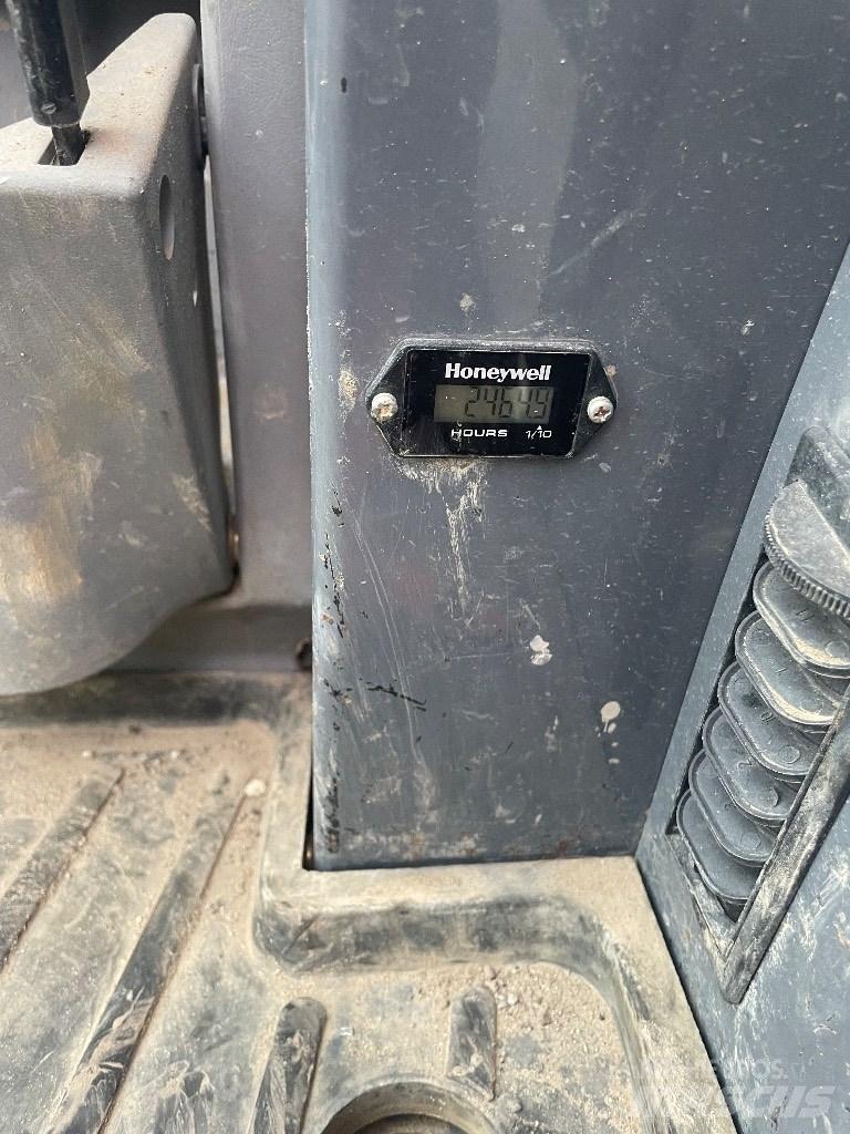 Takeuchi TB 235 Mini rýpadla < 7t