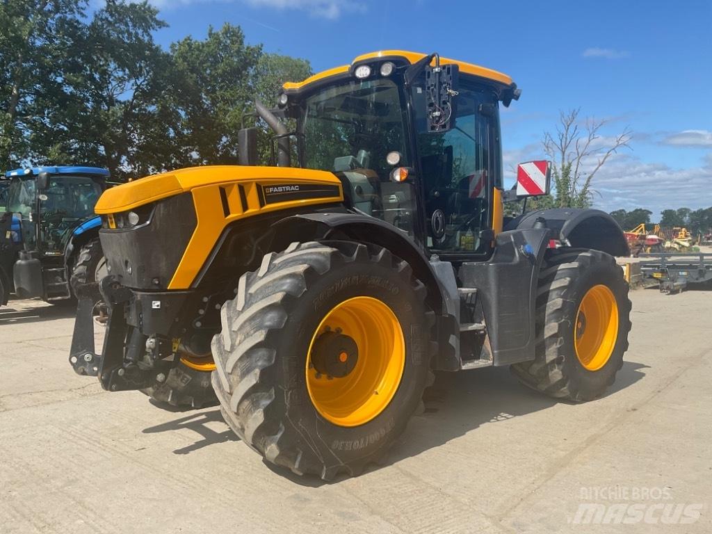JCB Fastrac 4220 Traktory