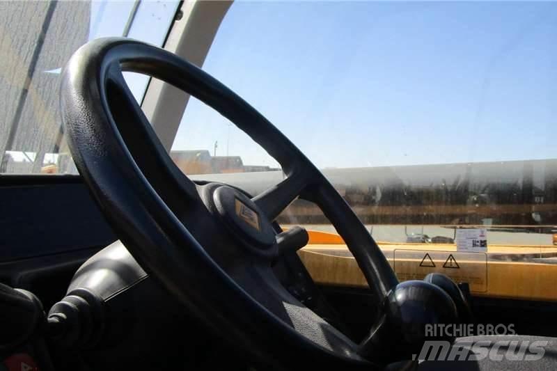 JCB 540-170 Další