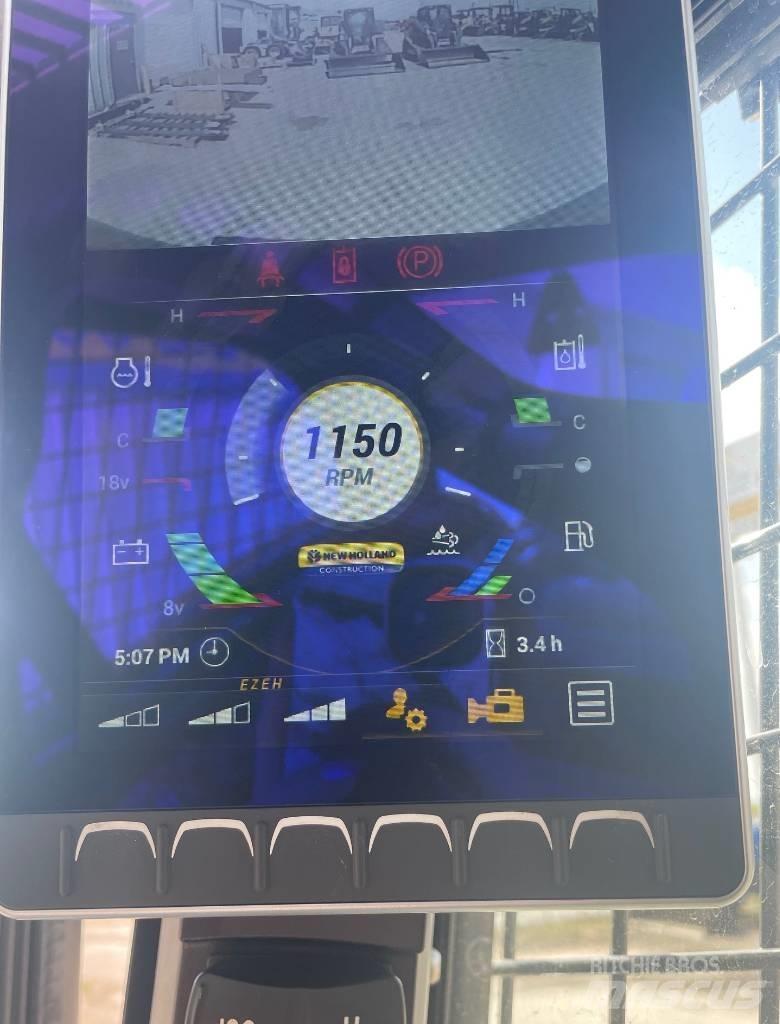 New Holland C345 Smykem řízené nakladače