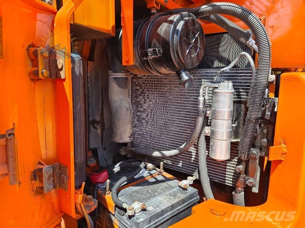 Hitachi ZX 75 Midi rýpadla 7t - 12t