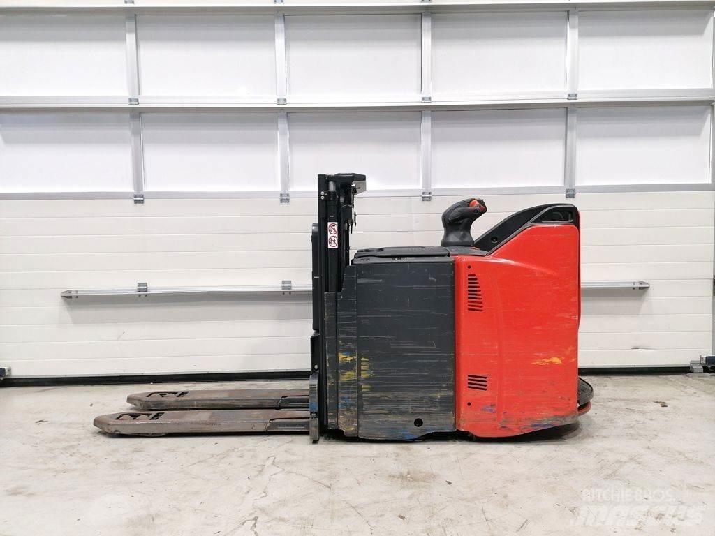 Linde D12 SP Ručně vedené vysokozdvižné vozíky