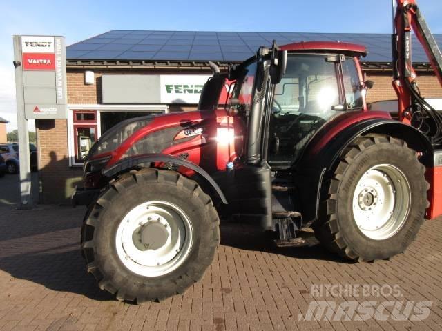 Valtra T174 VERSU Traktory