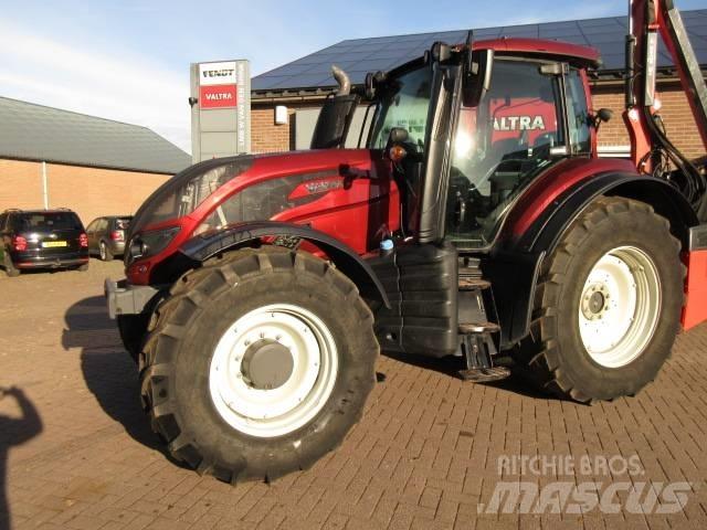 Valtra T174 VERSU Traktory